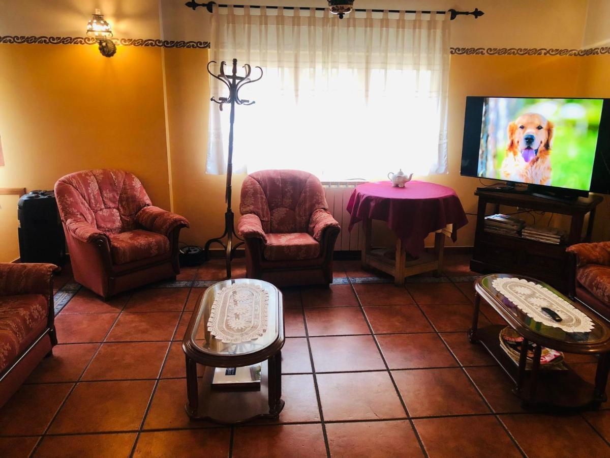 Hostal Jj Salduero Kültér fotó